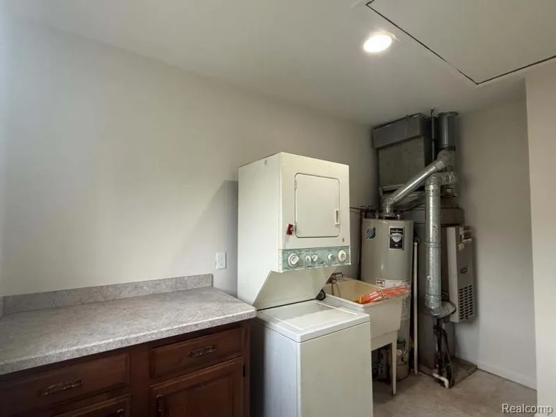 8541 Adams Street Port Austin Village, MI 48467