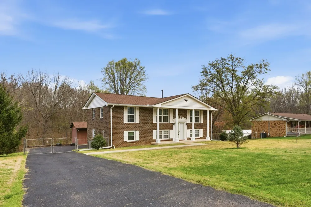 126 Robertson Ave Greenbrier, TN 37073