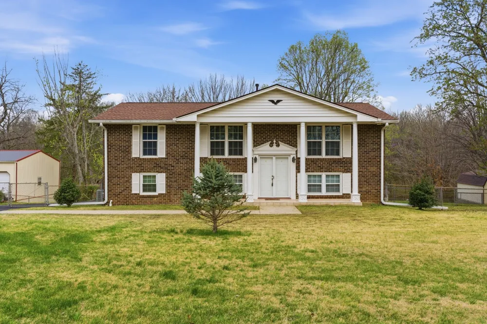126 Robertson Ave Greenbrier, TN 37073