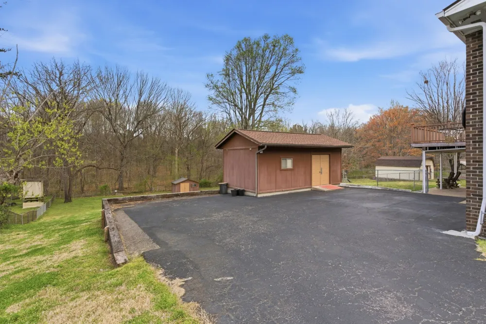 126 Robertson Ave Greenbrier, TN 37073