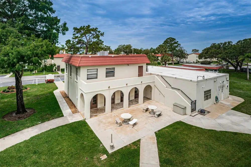 2700 BAYSHORE BOULEVARD #2205 Dunedin, FL 34698