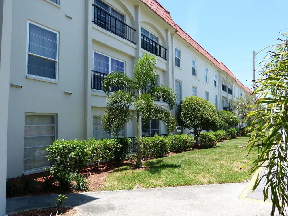 2700 BAYSHORE BOULEVARD #2205 Dunedin, FL 34698