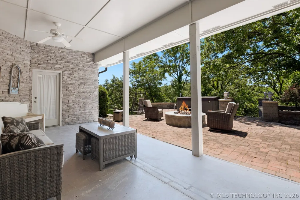 412 W Sunset Court Catoosa, OK 74015