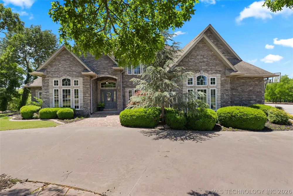 412 W Sunset Court Catoosa, OK 74015
