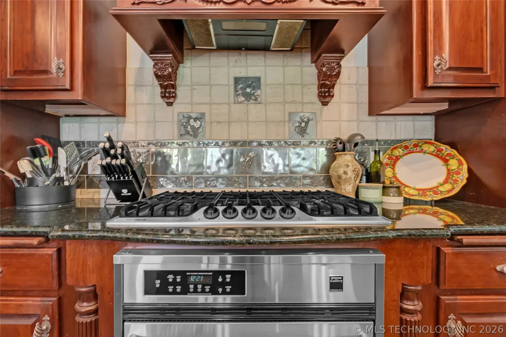 412 W Sunset Court Catoosa, OK 74015