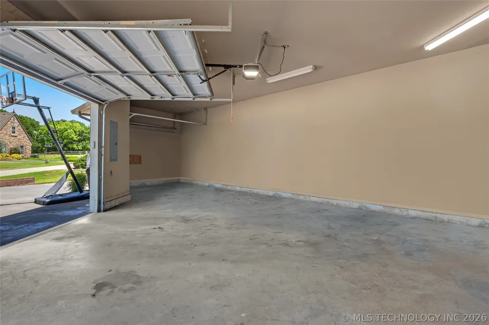 412 W Sunset Court Catoosa, OK 74015