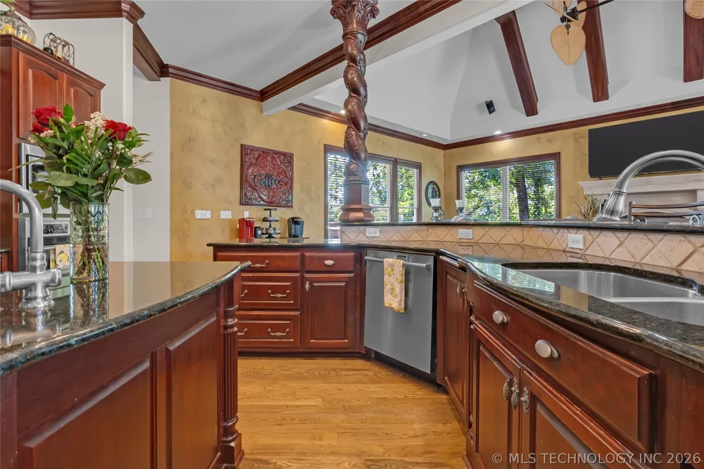 412 W Sunset Court Catoosa, OK 74015
