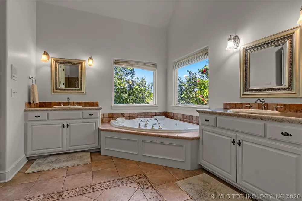 412 W Sunset Court Catoosa, OK 74015