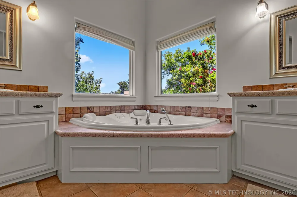 412 W Sunset Court Catoosa, OK 74015