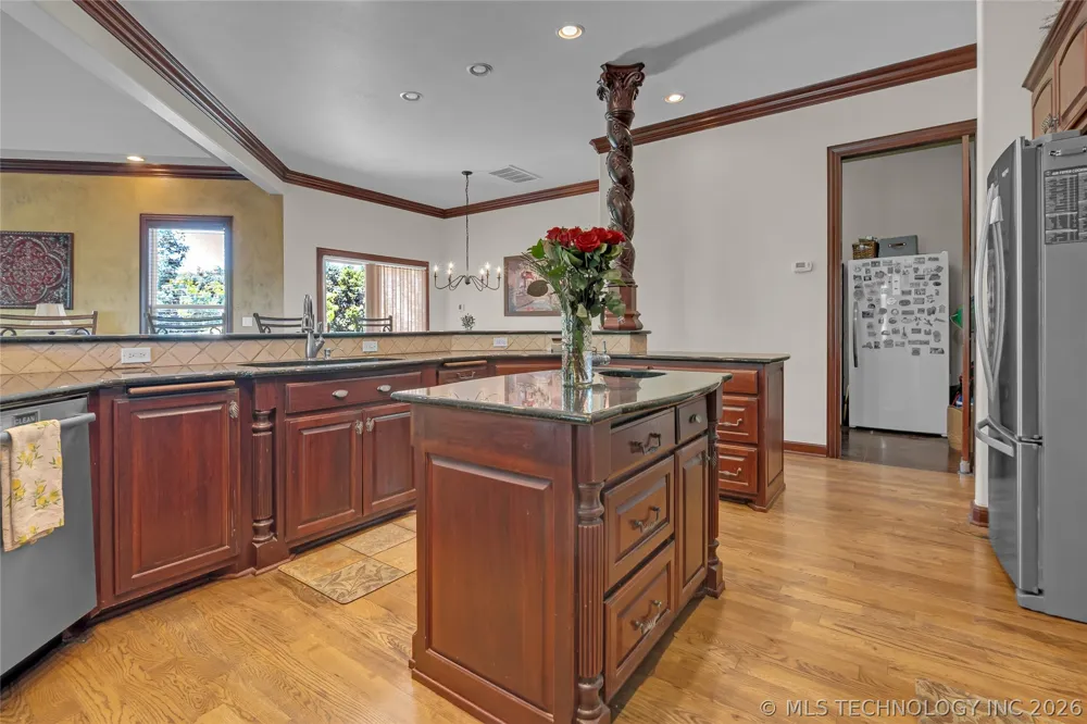 412 W Sunset Court Catoosa, OK 74015
