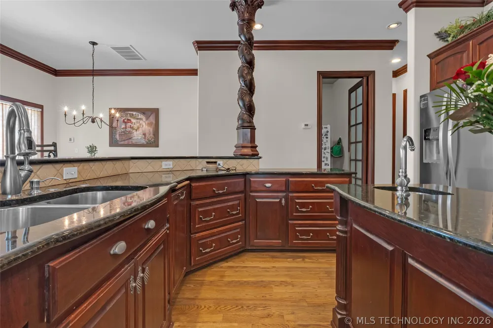 412 W Sunset Court Catoosa, OK 74015