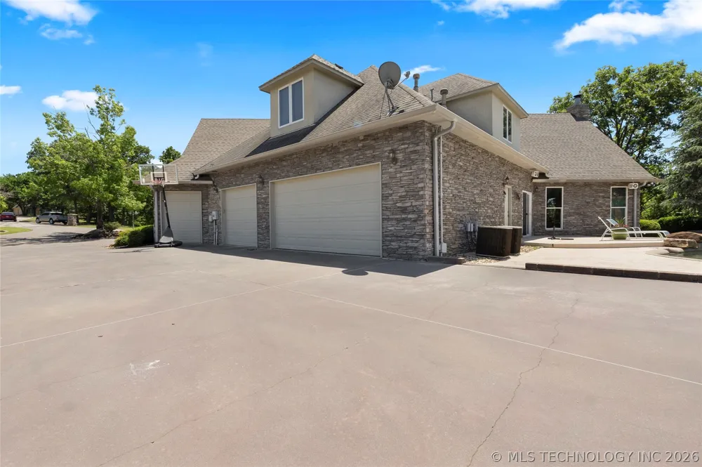 412 W Sunset Court Catoosa, OK 74015