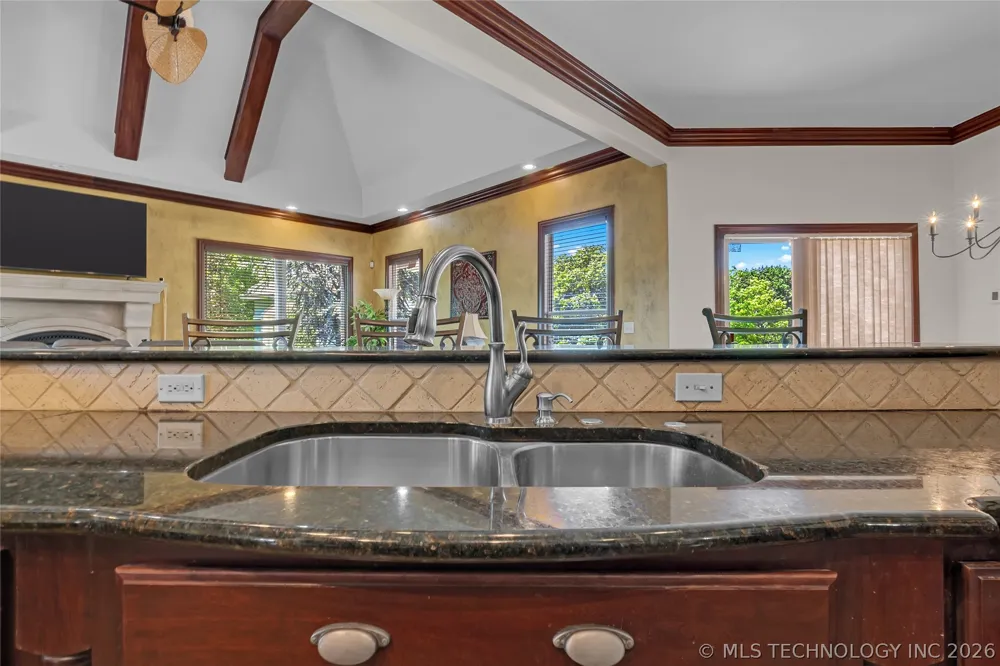 412 W Sunset Court Catoosa, OK 74015