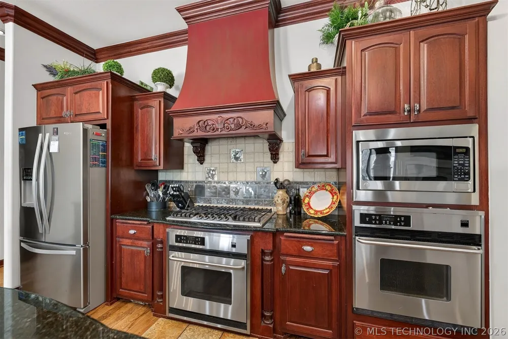 412 W Sunset Court Catoosa, OK 74015
