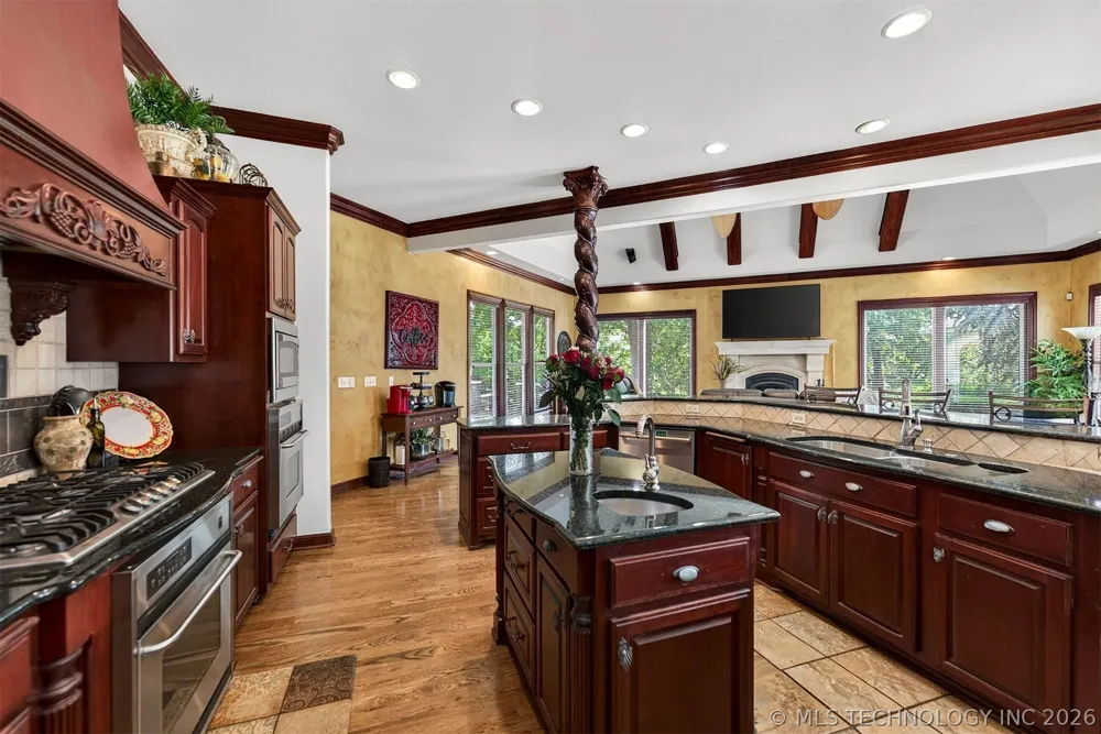 412 W Sunset Court Catoosa, OK 74015