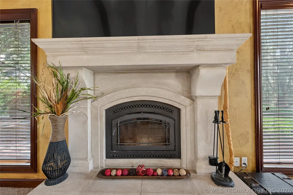 412 W Sunset Court Catoosa, OK 74015