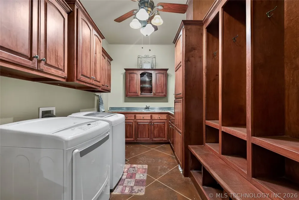 412 W Sunset Court Catoosa, OK 74015