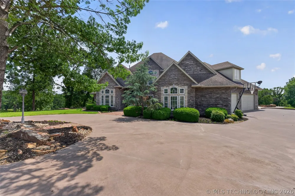 412 W Sunset Court Catoosa, OK 74015
