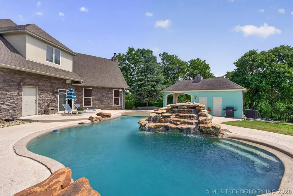 412 W Sunset Court Catoosa, OK 74015