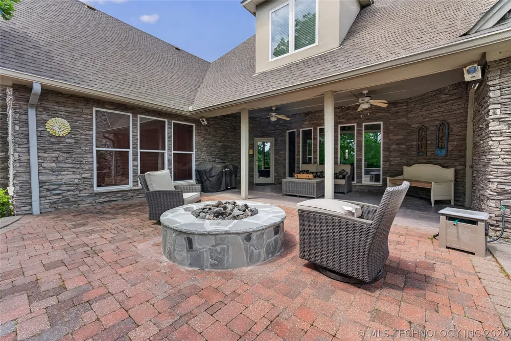 412 W Sunset Court Catoosa, OK 74015