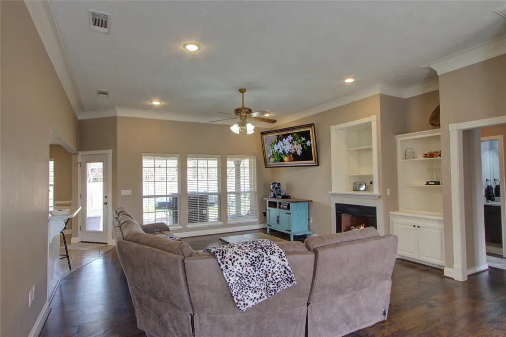 122 Corley Circle Wake Village, TX 75501