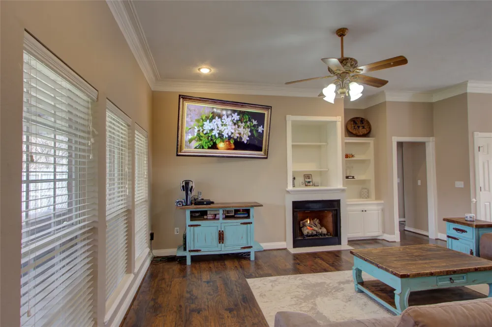 122 Corley Circle Wake Village, TX 75501