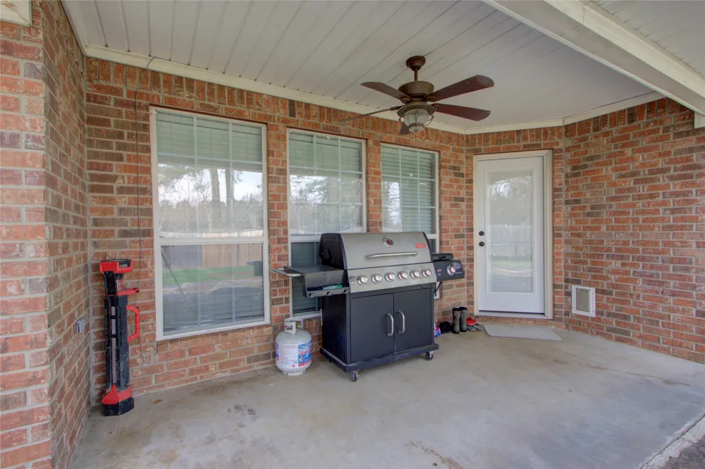 122 Corley Circle Wake Village, TX 75501