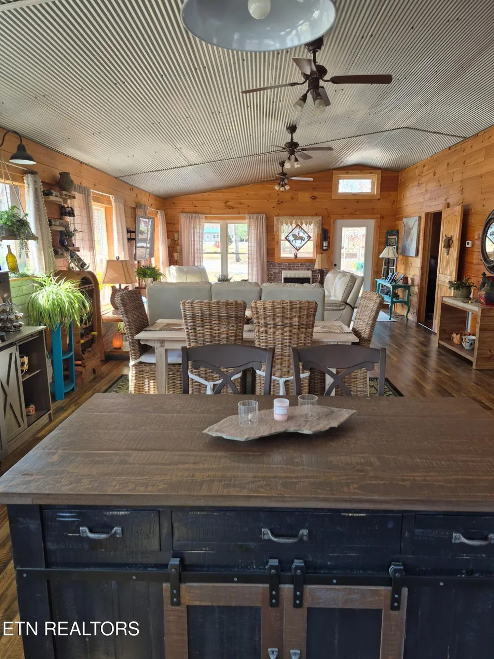 101 Ridgepoint Rd Jamestown, TN 38556