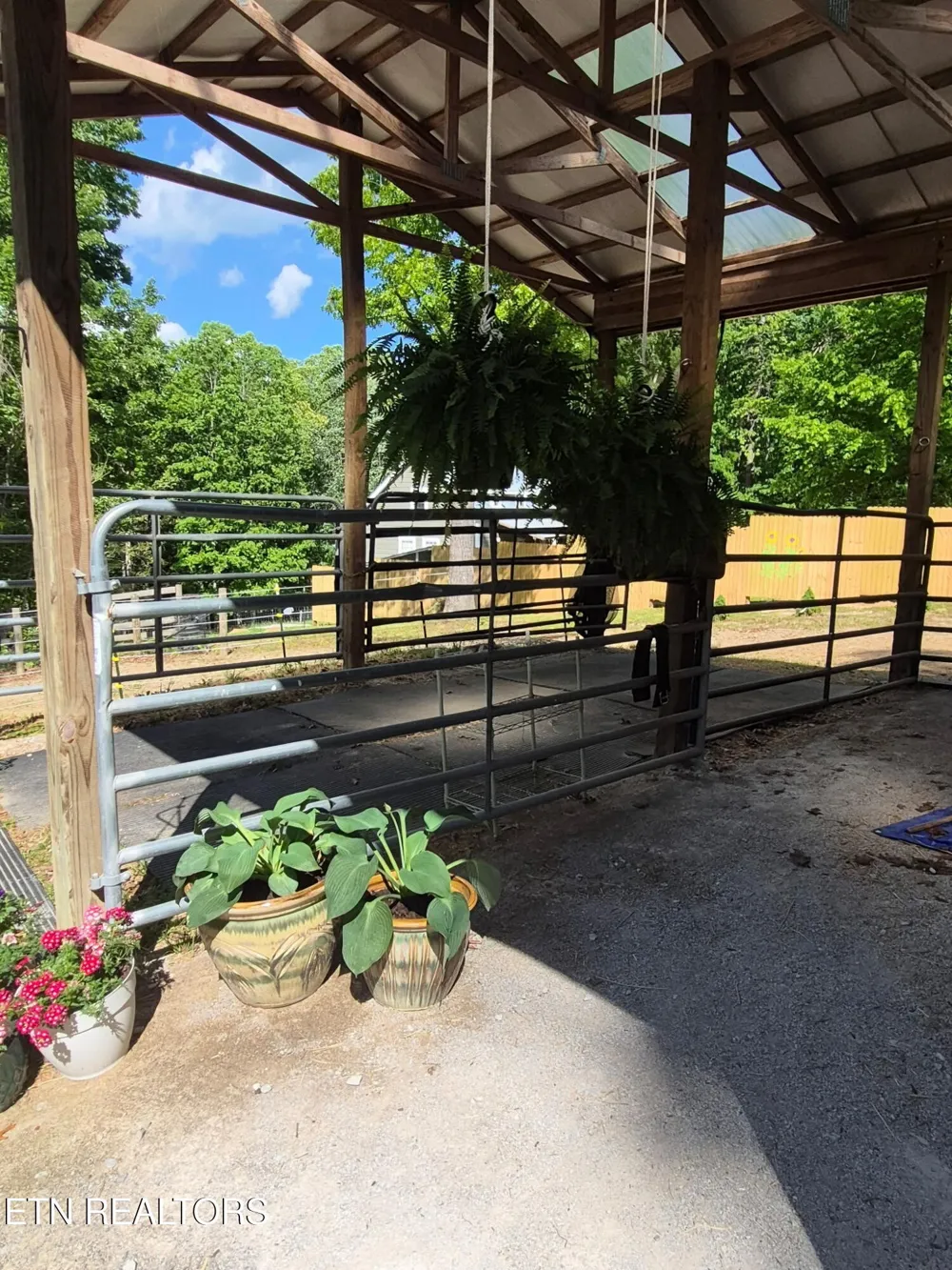 101 Ridgepoint Rd Jamestown, TN 38556