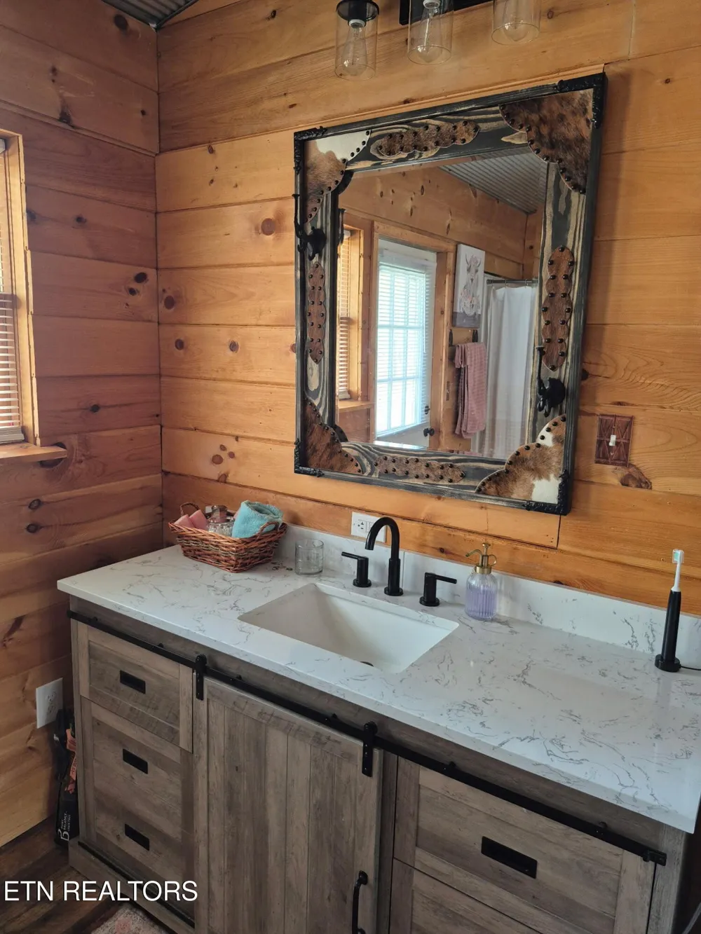 101 Ridgepoint Rd Jamestown, TN 38556