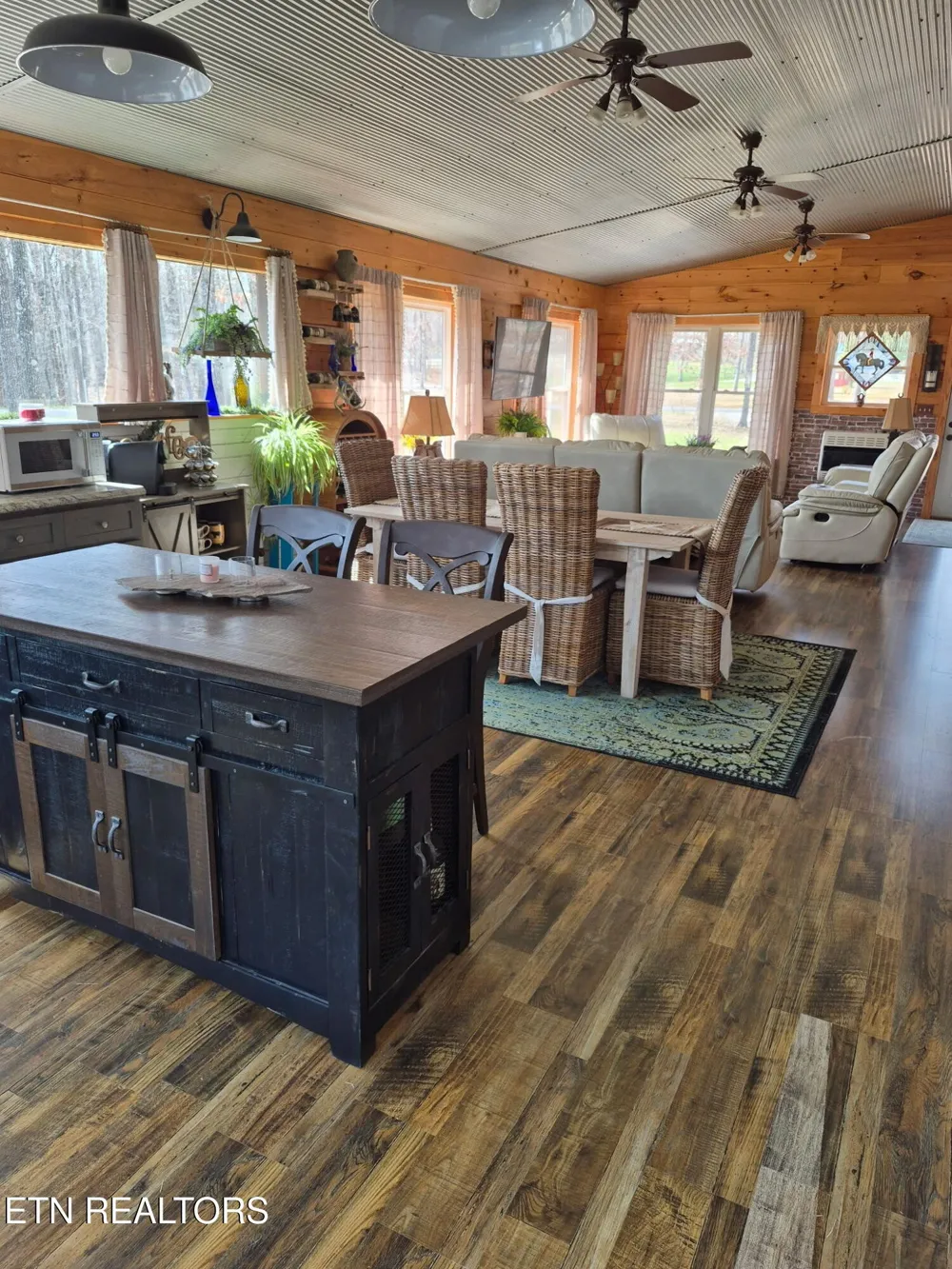 101 Ridgepoint Rd Jamestown, TN 38556