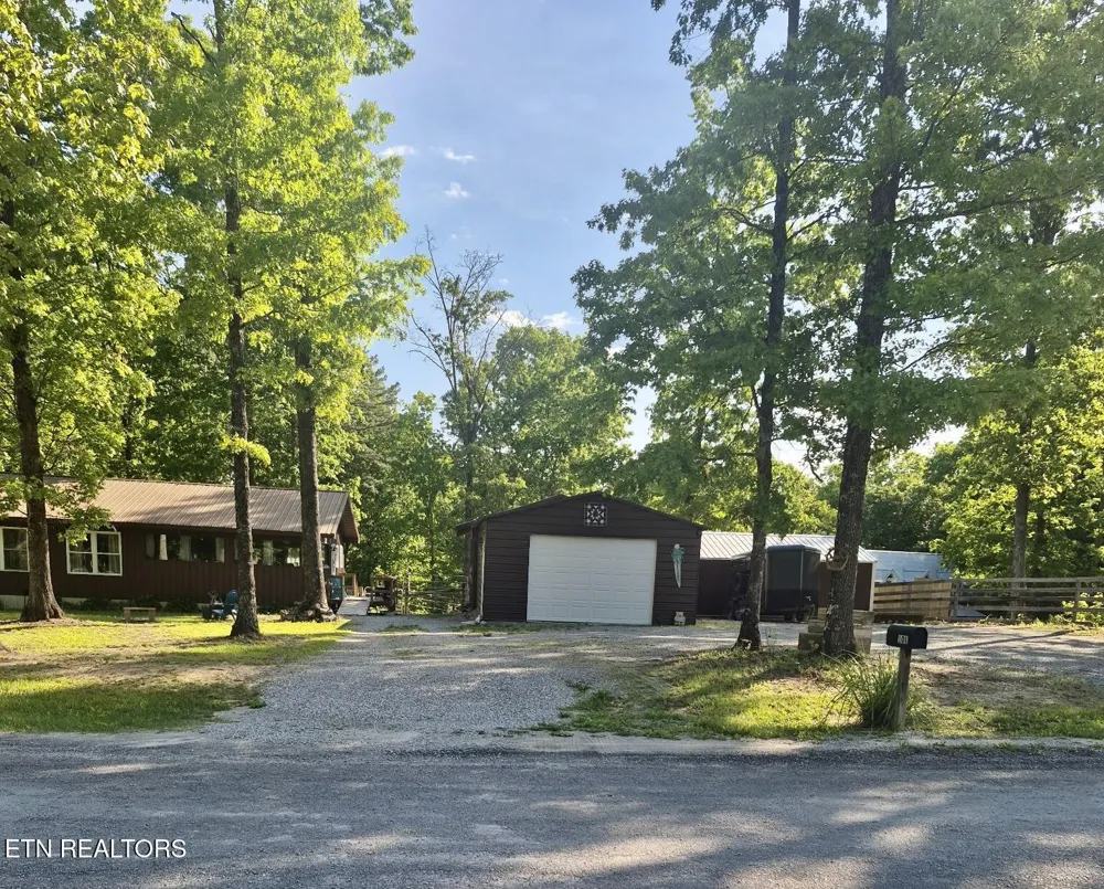 101 Ridgepoint Rd Jamestown, TN 38556
