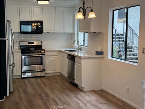 950 W Lambert #11