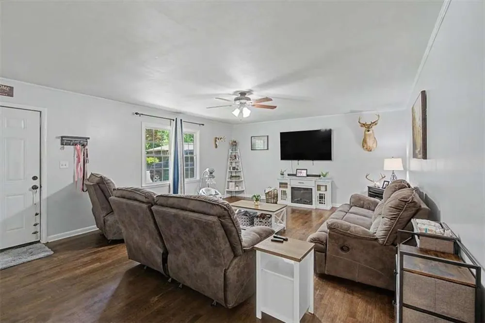 98 James Street Tallapoosa, GA 30176