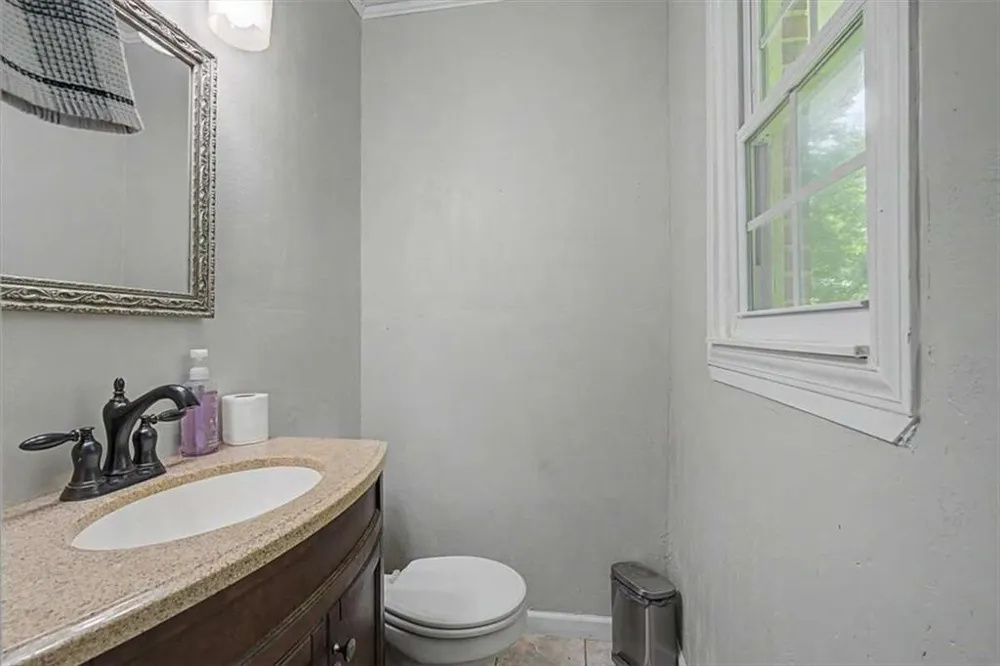 98 James Street Tallapoosa, GA 30176