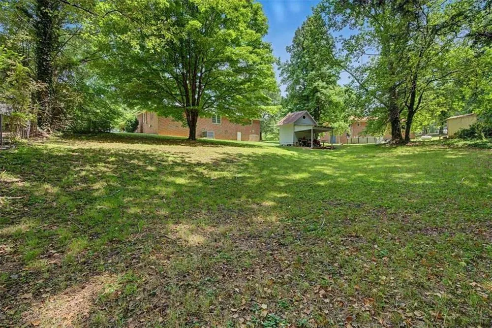 98 James Street Tallapoosa, GA 30176