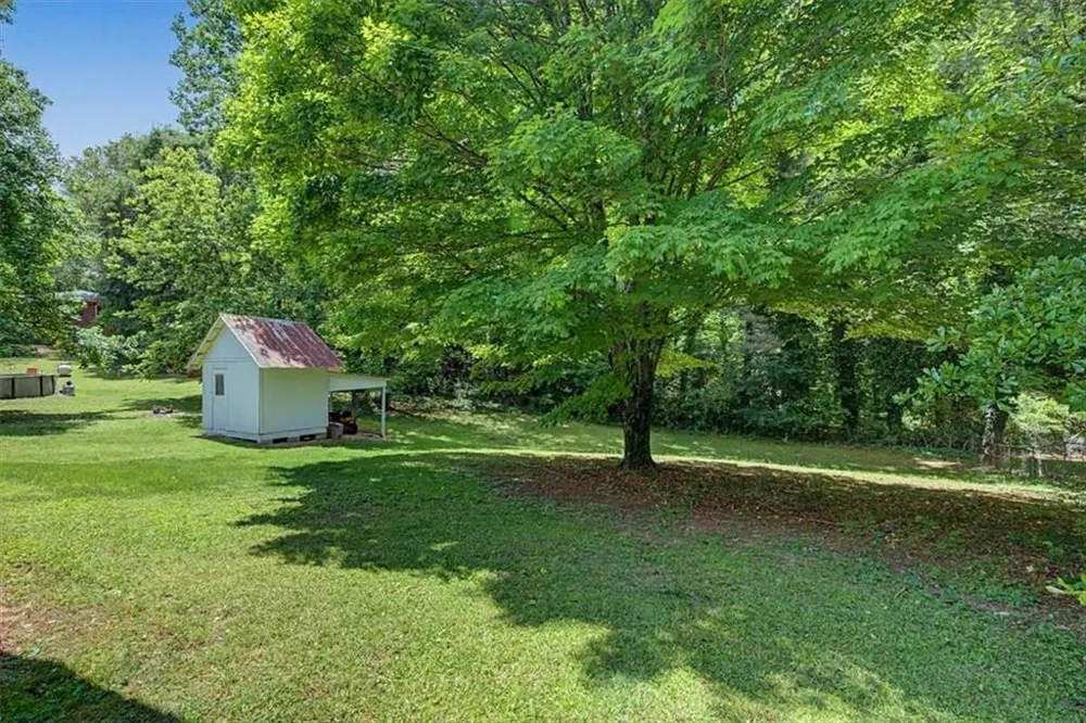98 James Street Tallapoosa, GA 30176