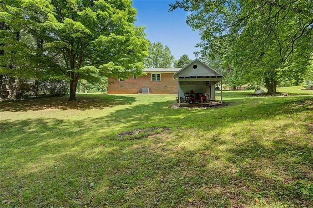 98 James Street Tallapoosa, GA 30176