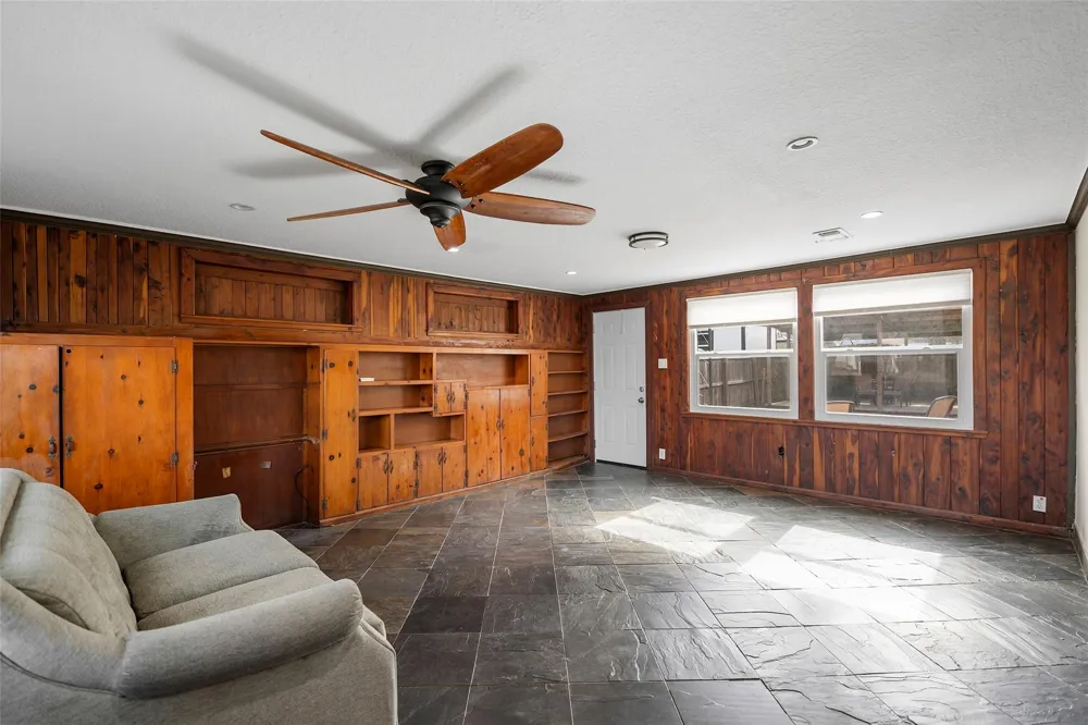 115 Marlin Avenue Galveston, TX 77550