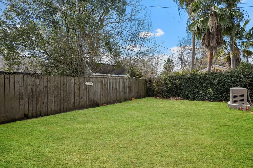 115 Marlin Avenue Galveston, TX 77550