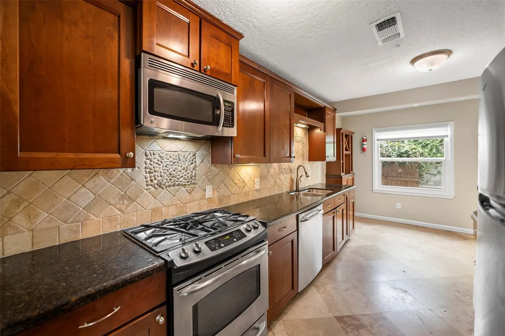 115 Marlin Avenue Galveston, TX 77550