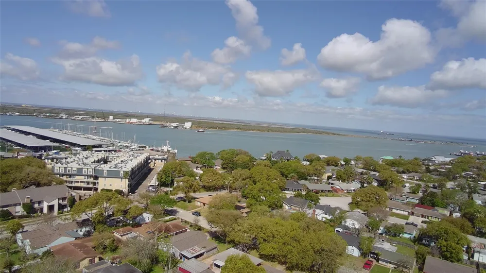 115 Marlin Avenue Galveston, TX 77550