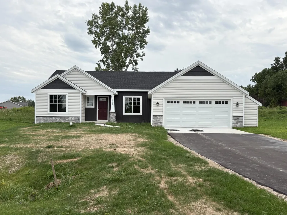 10555 68th Street SE Alto, MI 49302