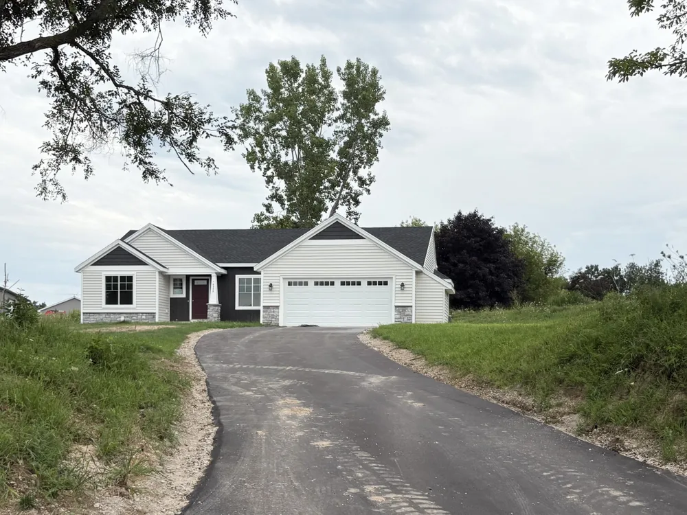 10555 68th Street SE Alto, MI 49302