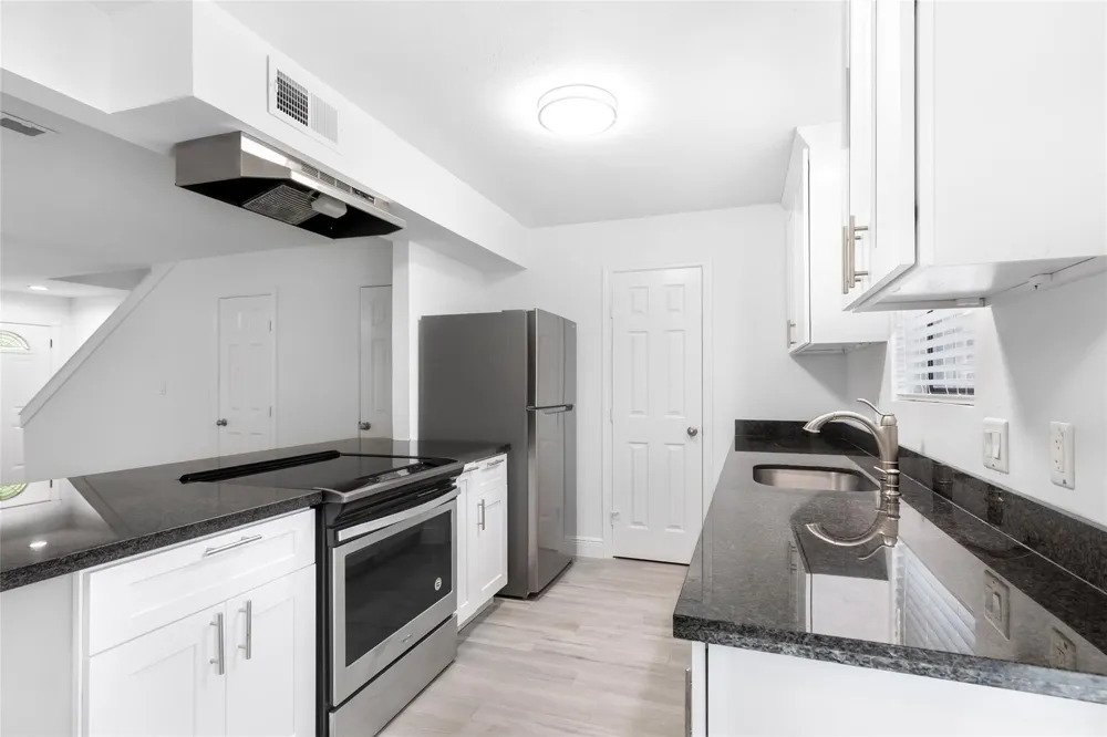 1011 Hamblen Road #205 Kingwood, TX 77339