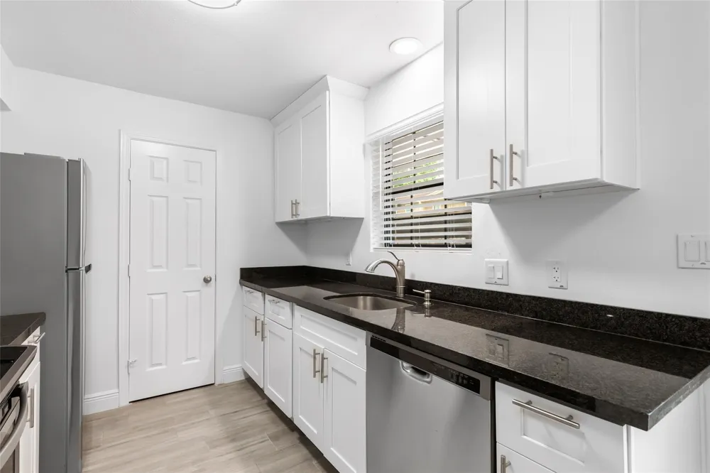 1011 Hamblen Road #205 Kingwood, TX 77339