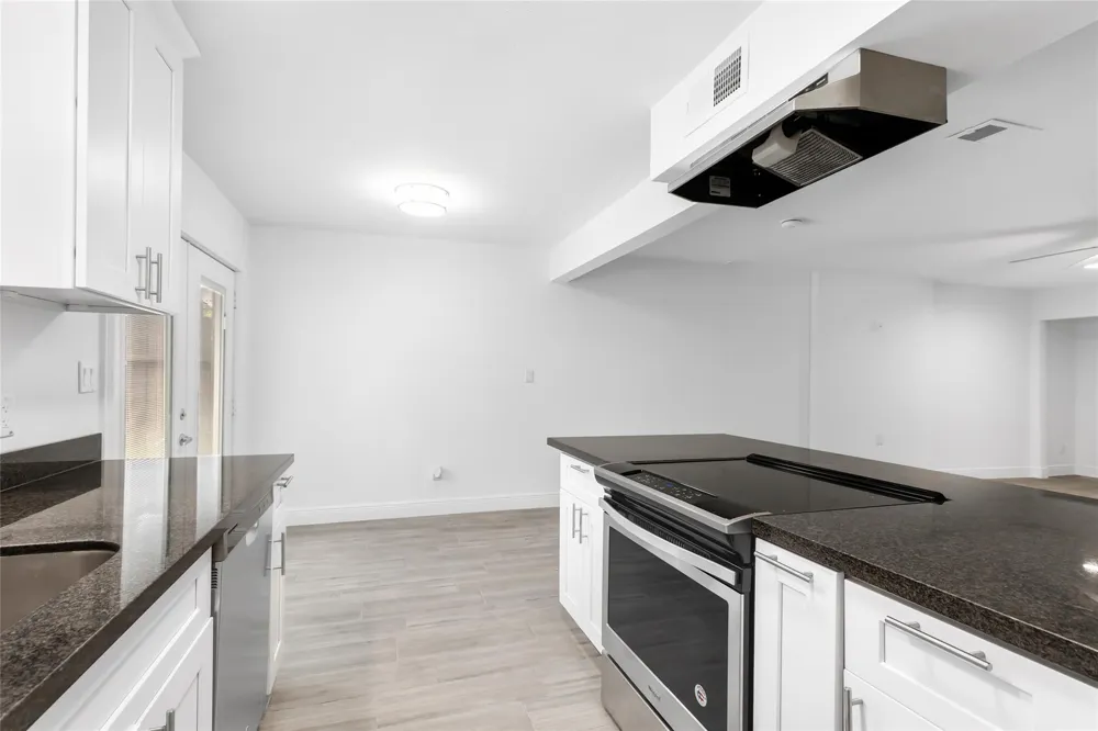 1011 Hamblen Road #205 Kingwood, TX 77339