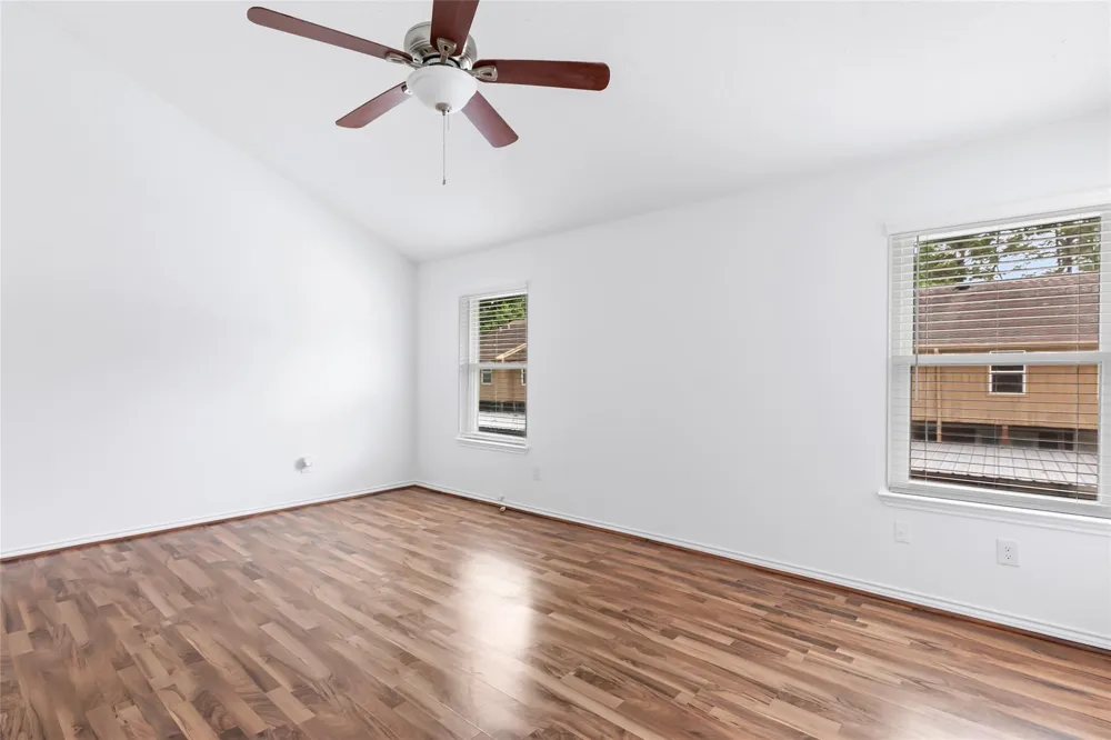 1011 Hamblen Road #205 Kingwood, TX 77339