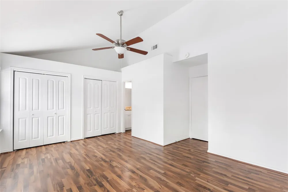 1011 Hamblen Road #205 Kingwood, TX 77339