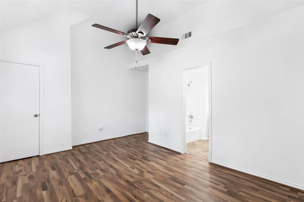1011 Hamblen Road #205 Kingwood, TX 77339